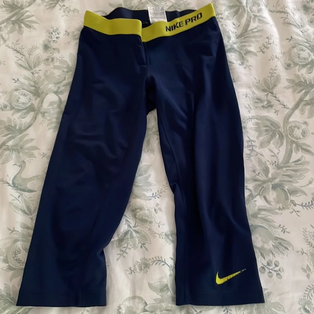 Small - Picture 2 of 2